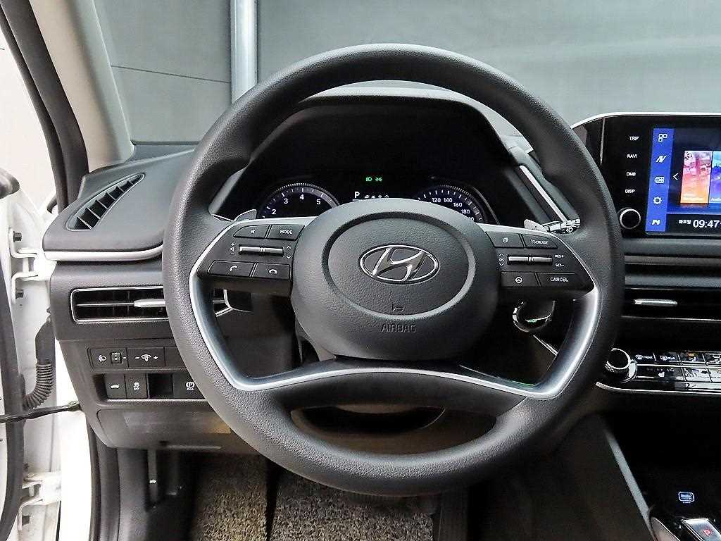 HYUNDAI Sonata - Vista 9