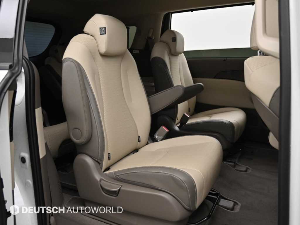 KIA Carnival - Vista 12