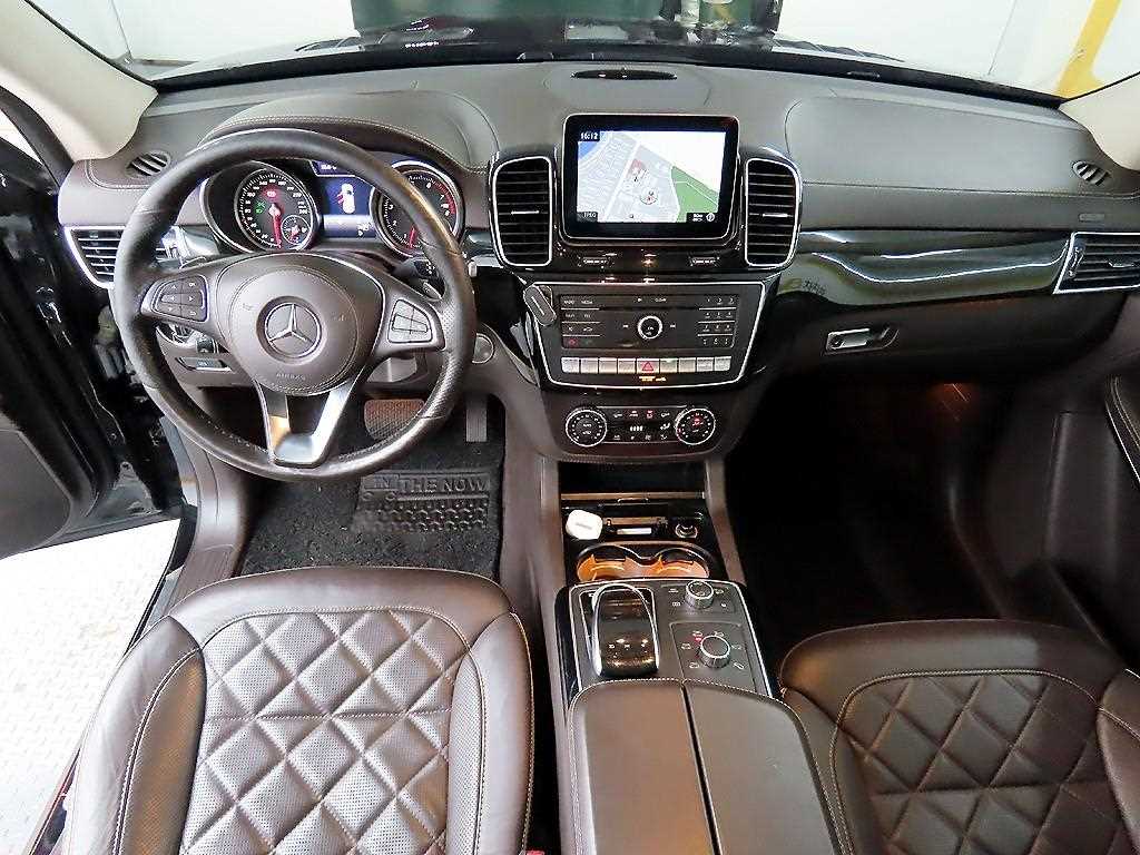 Mercedes Benz GLS Class - Vista 7