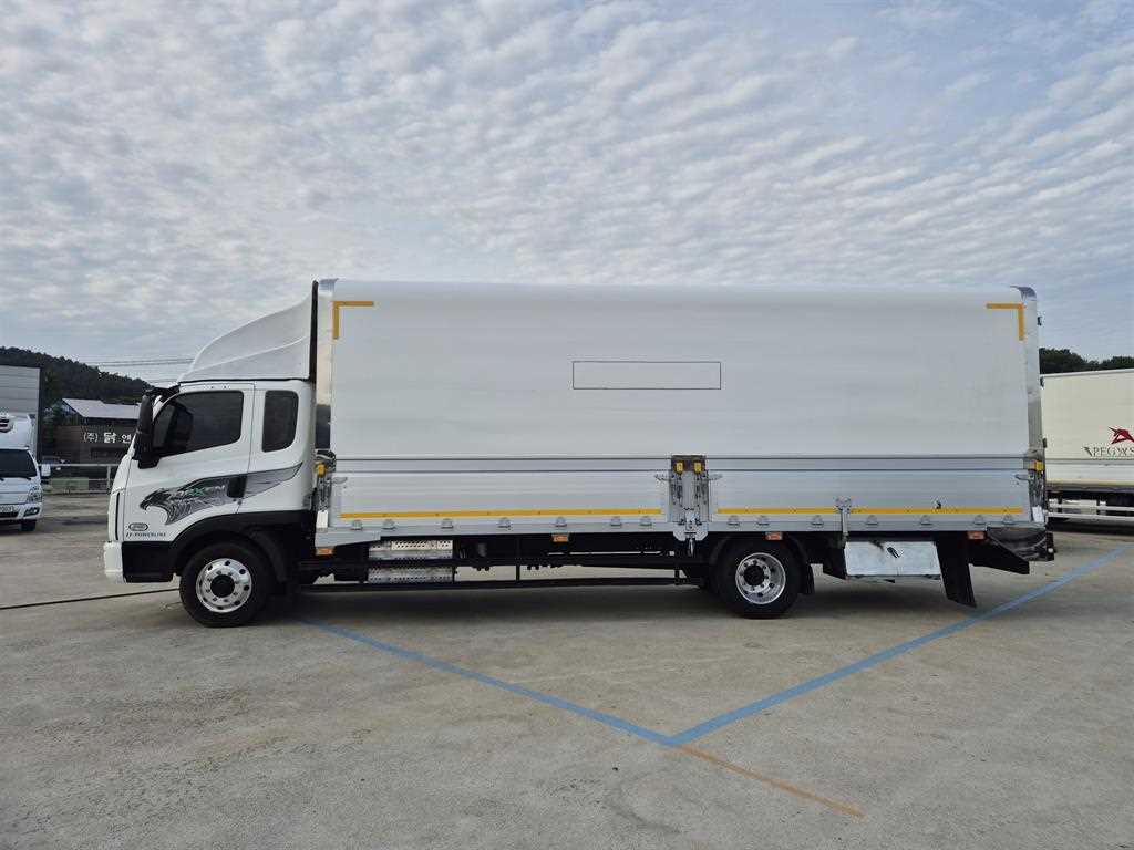 medium and large cargo truck - Vista 4