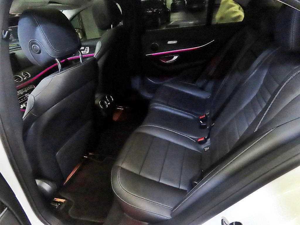 Mercedes Benz E class - Vista 7