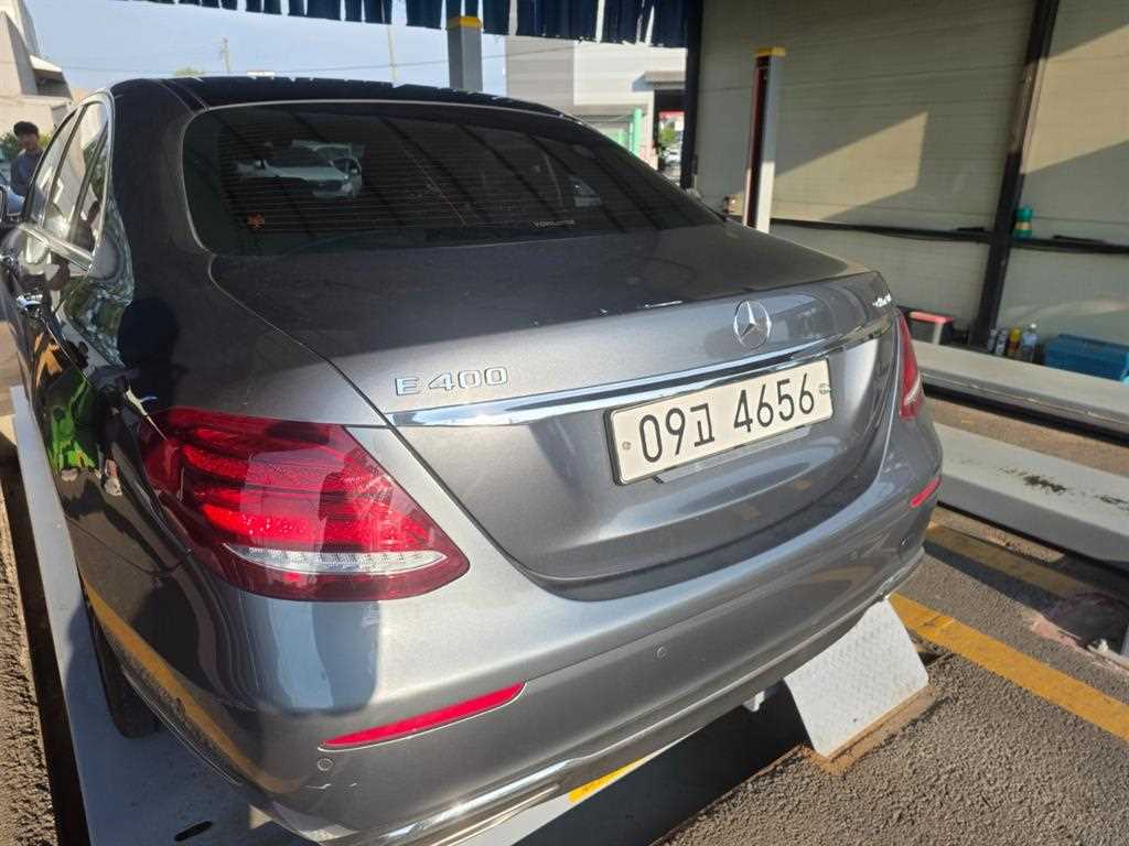 Mercedes Benz E class - Vista 2