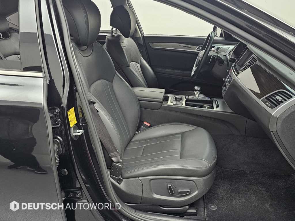 Genesis G80 - Vista 10