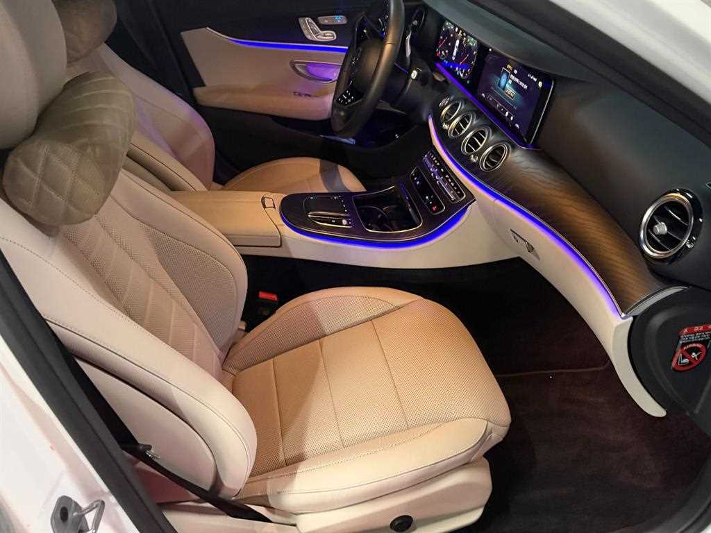 Mercedes Benz E class - Vista 2