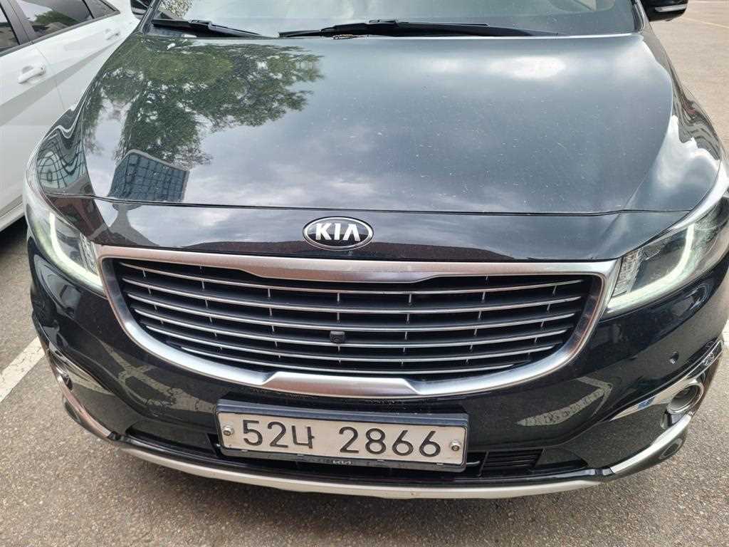 KIA Carnival 2018 Negro - Importación desde Corea - HF Imports Iquique - Foto 1