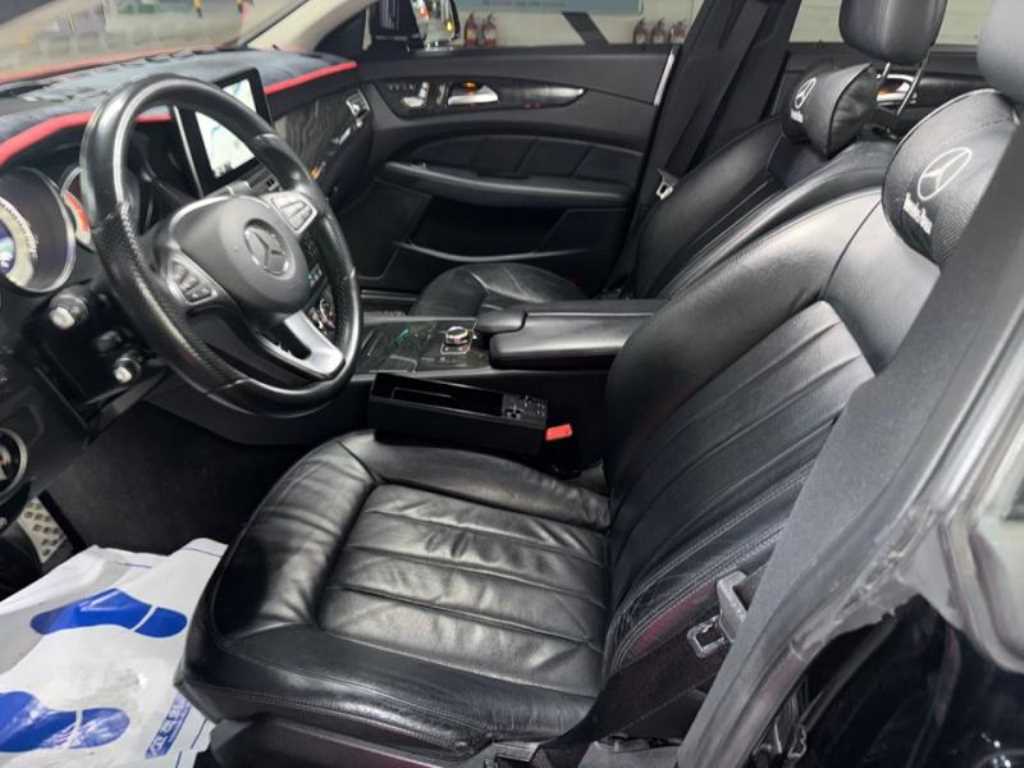 Mercedes Benz CLS Class - Vista 6