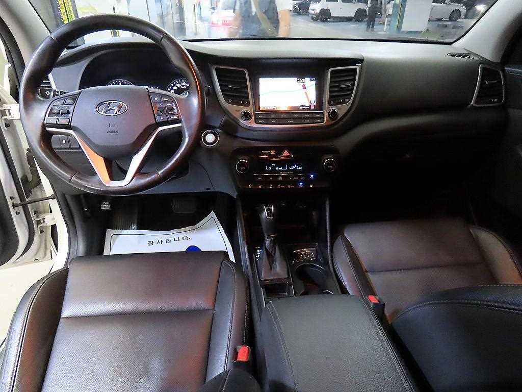 HYUNDAI Tucson - Vista 10