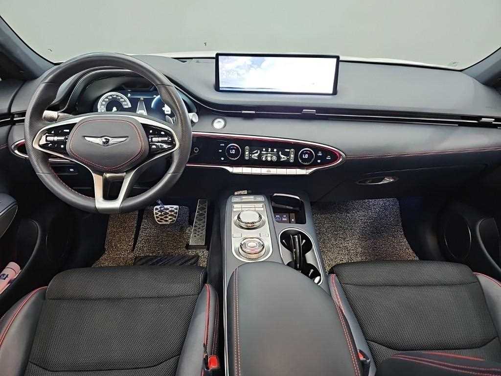 Genesis GV70 - Vista 7