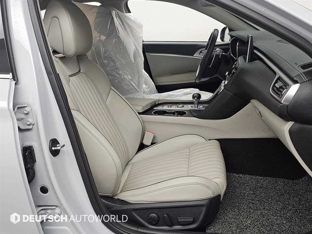 Genesis G70 - Vista 10