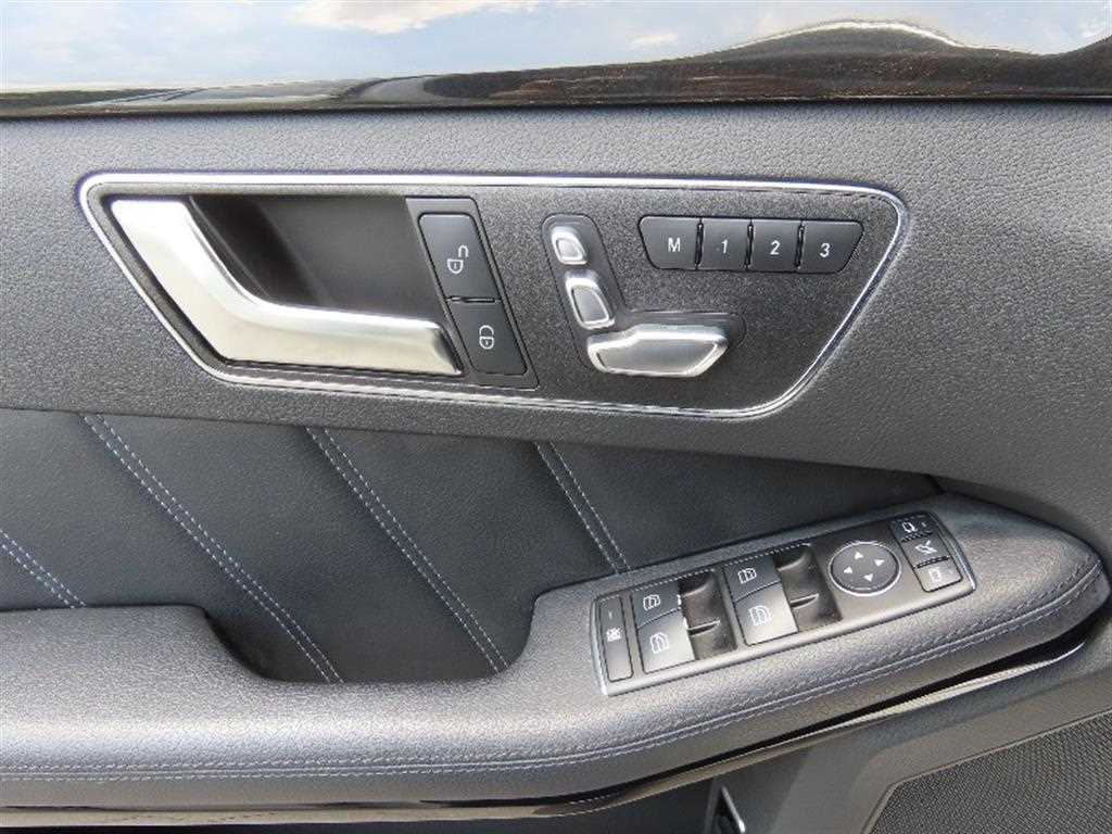 Mercedes Benz E class - Vista 12