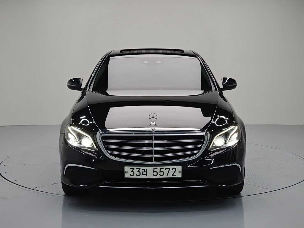 Mercedes Benz E class - Vista 2