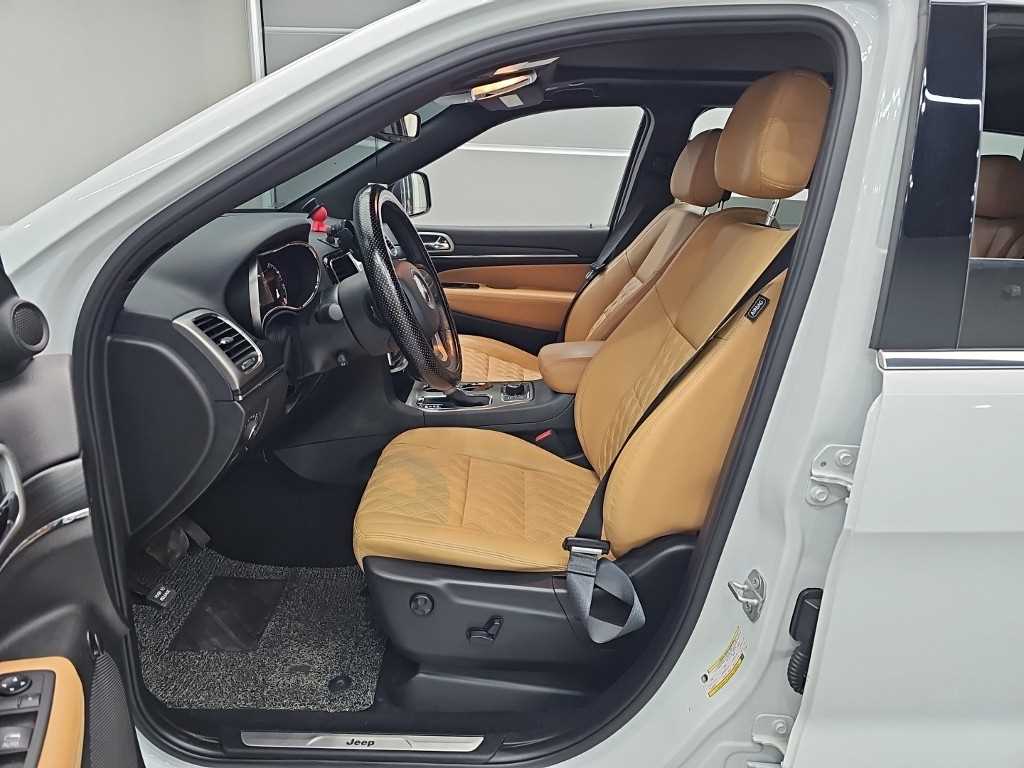 Jeep Cherokee - Vista 11