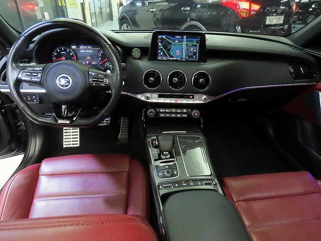 KIA Stinger - Vista 10