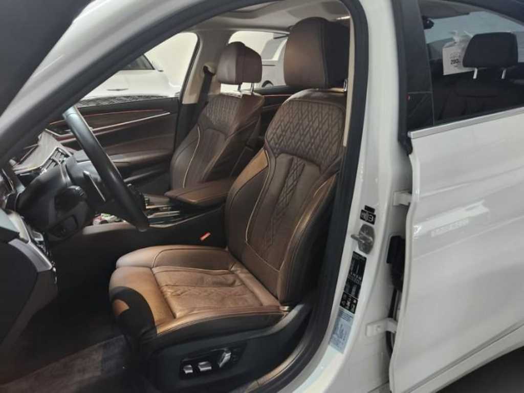 BMW 5 Series - Vista 8
