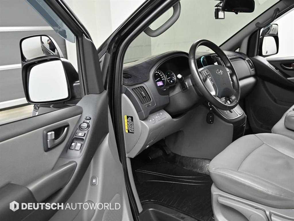 HYUNDAI Starex - Vista 7