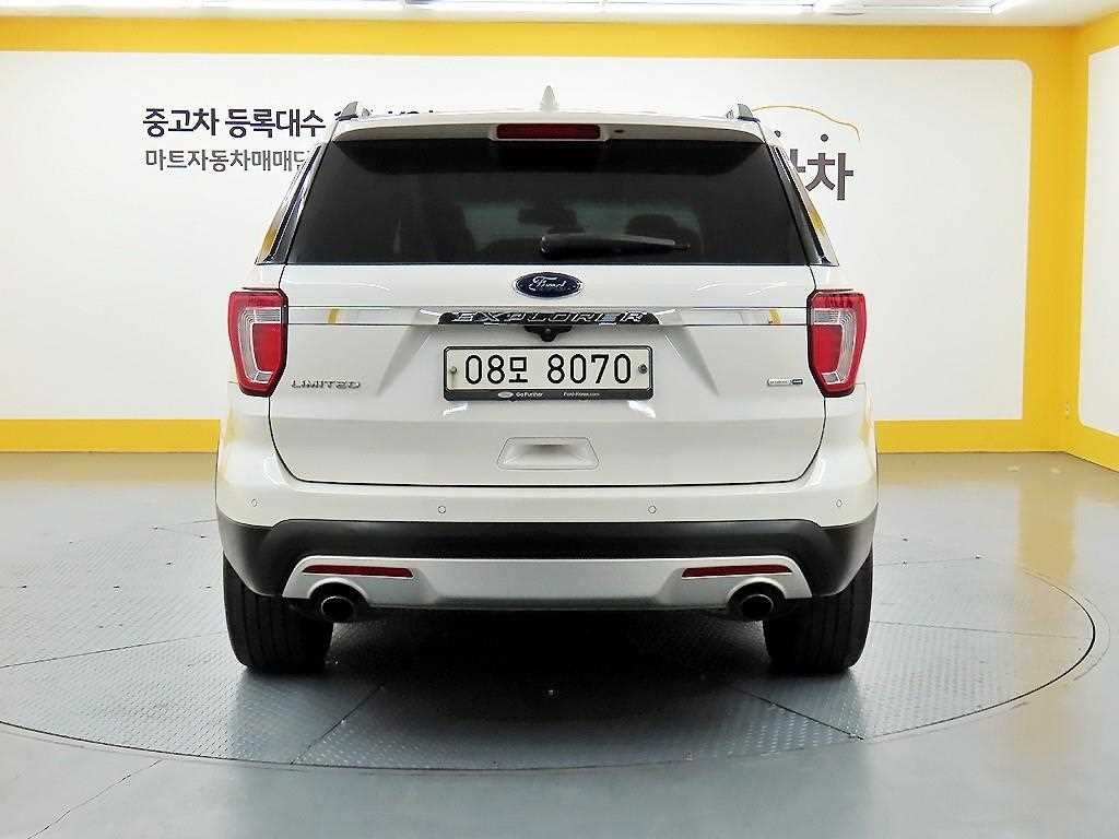 Ford Explorer - Vista 4