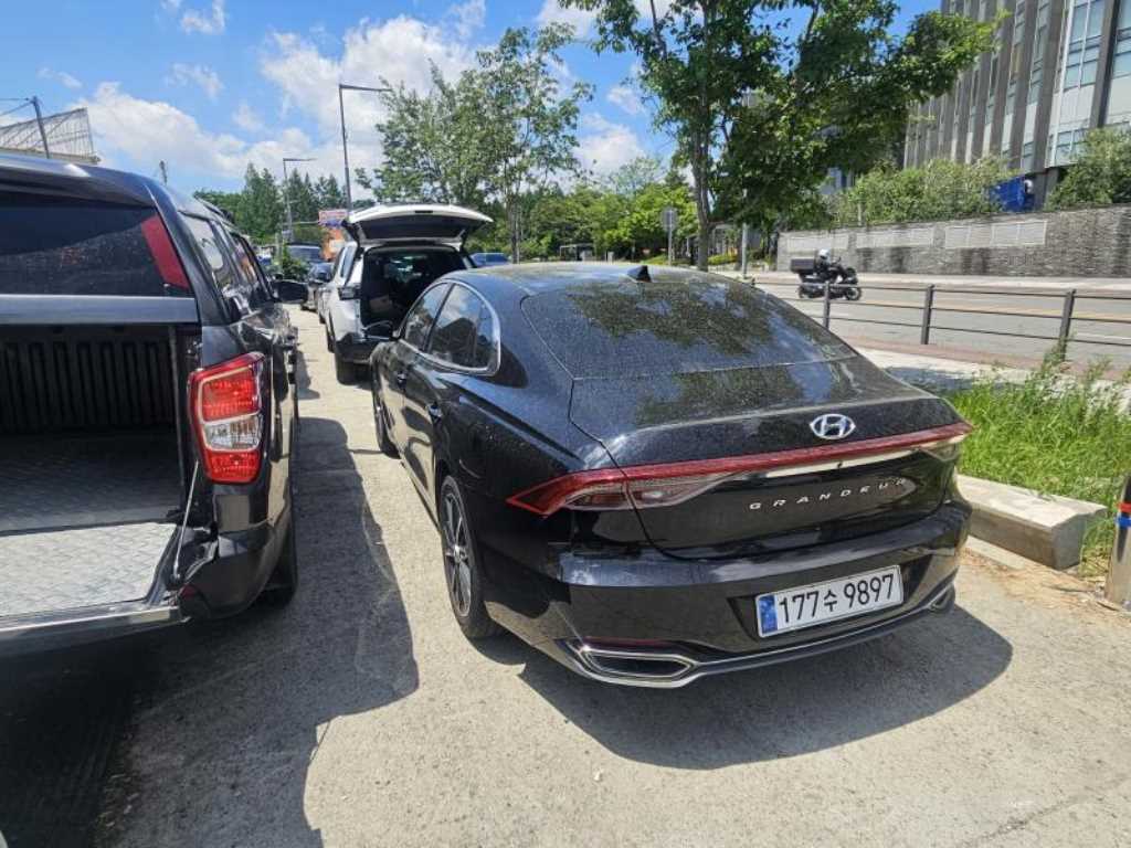 HYUNDAI Grandeur - Vista 5
