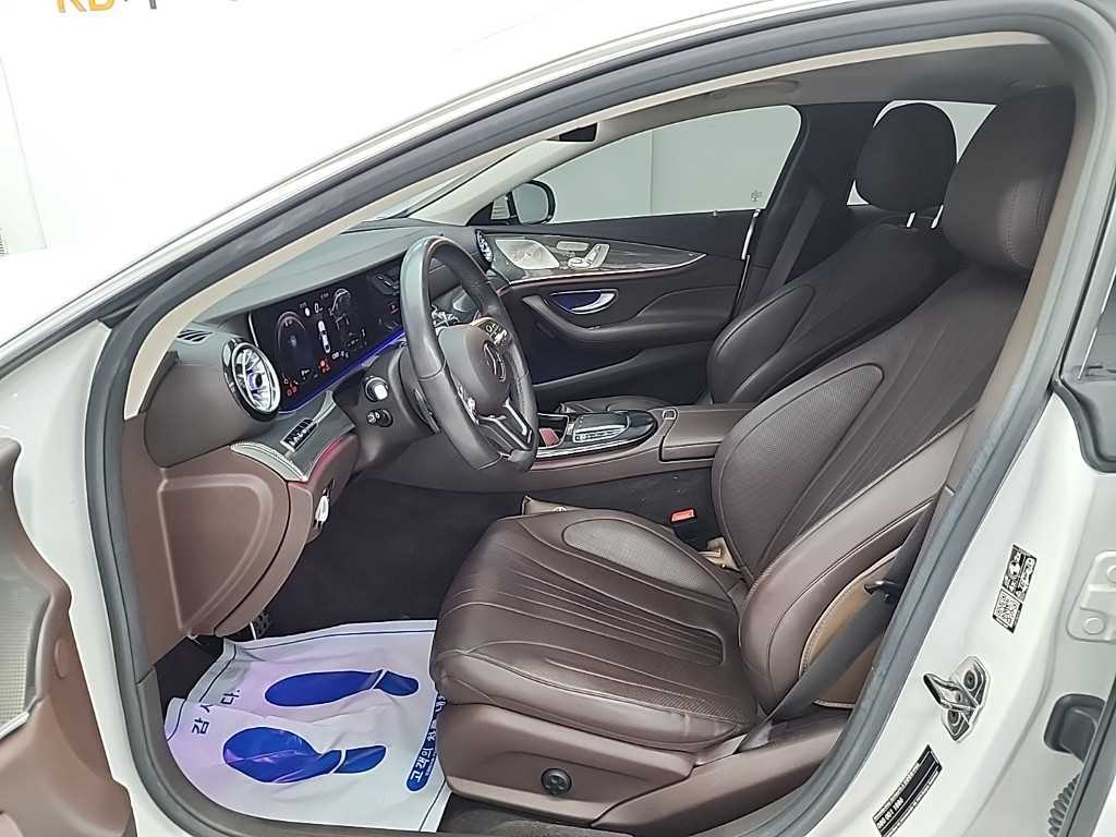 Mercedes Benz CLS Class - Vista 11