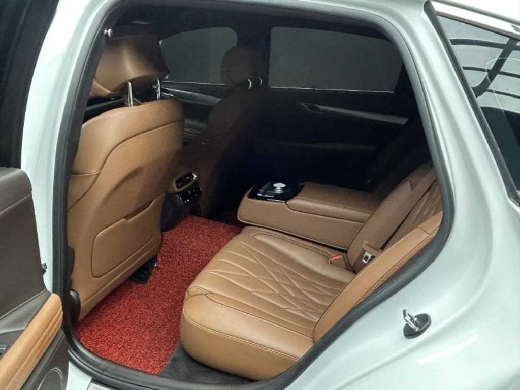 Genesis G80 - Vista 5