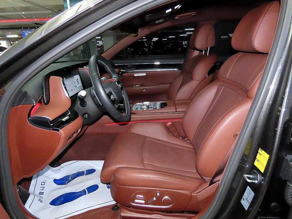 Genesis G90 - Vista 6
