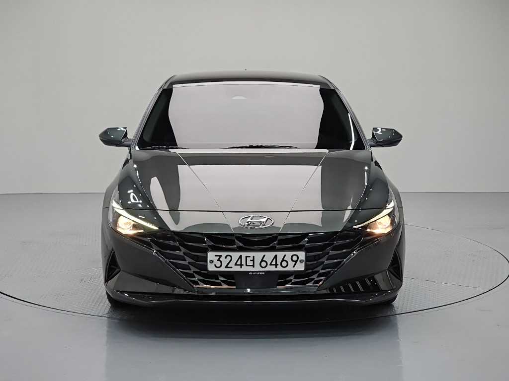 HYUNDAI Avante - Vista 2