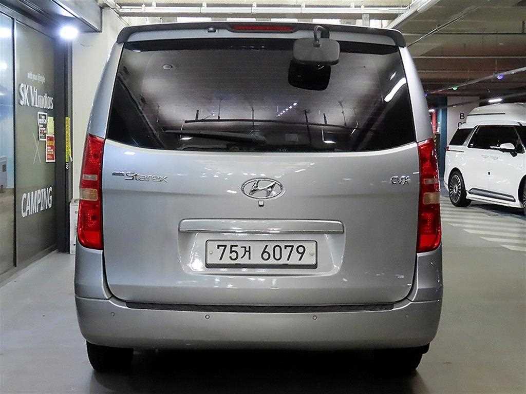 HYUNDAI Starex - Vista 5