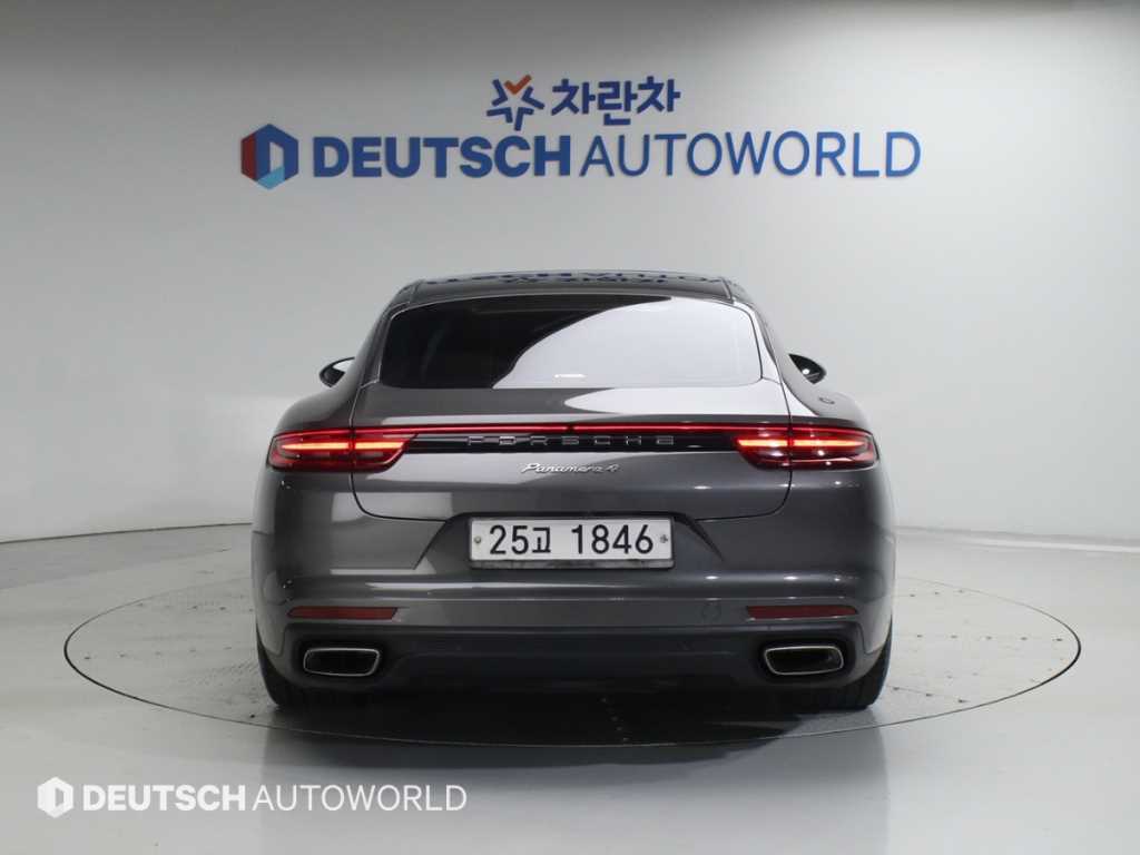 Porsche Panamera - Vista 4