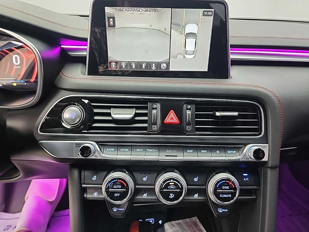 Genesis G70 - Vista 10