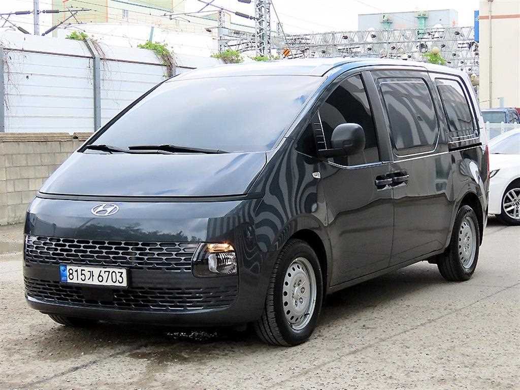 HYUNDAI Staria - Vista 2