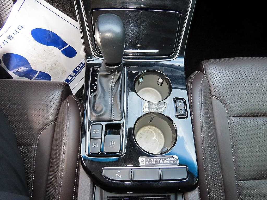 HYUNDAI Grandeur - Vista 10