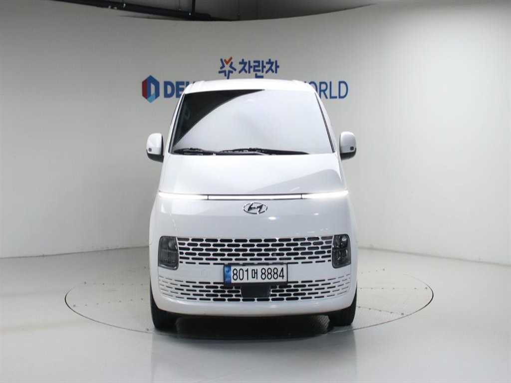 HYUNDAI Staria - Vista 3
