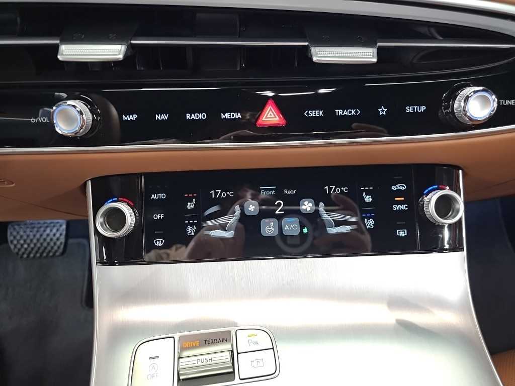 Genesis GV70 - Vista 10