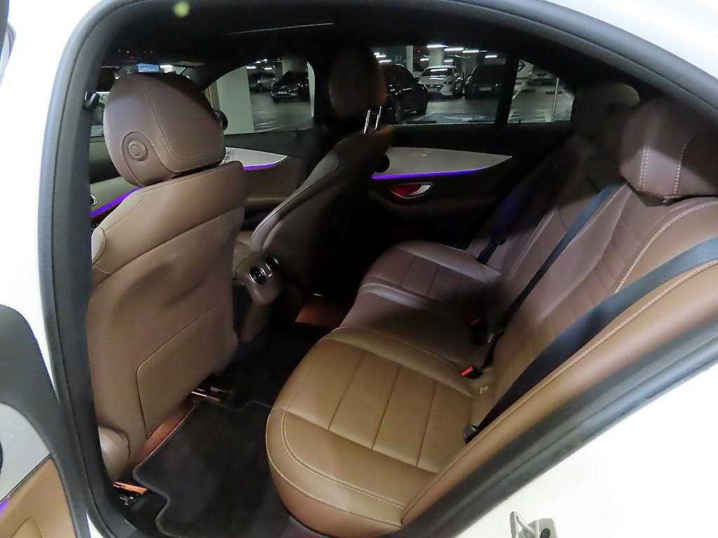 Mercedes Benz E class - Vista 7