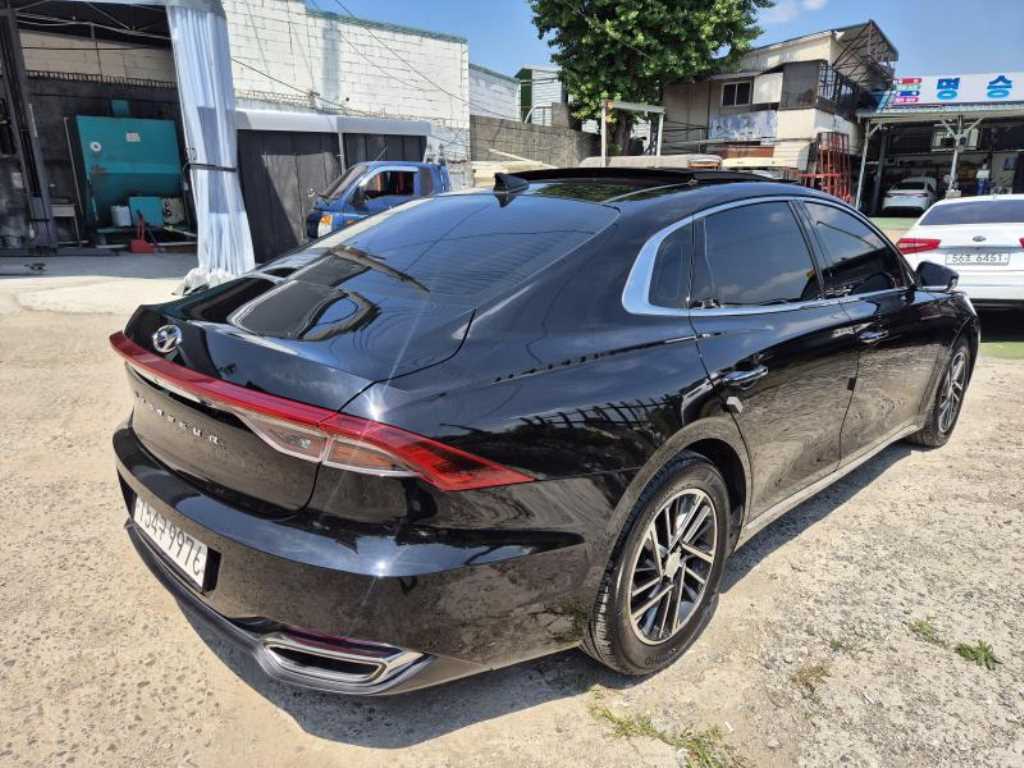 HYUNDAI Grandeur - Vista 2