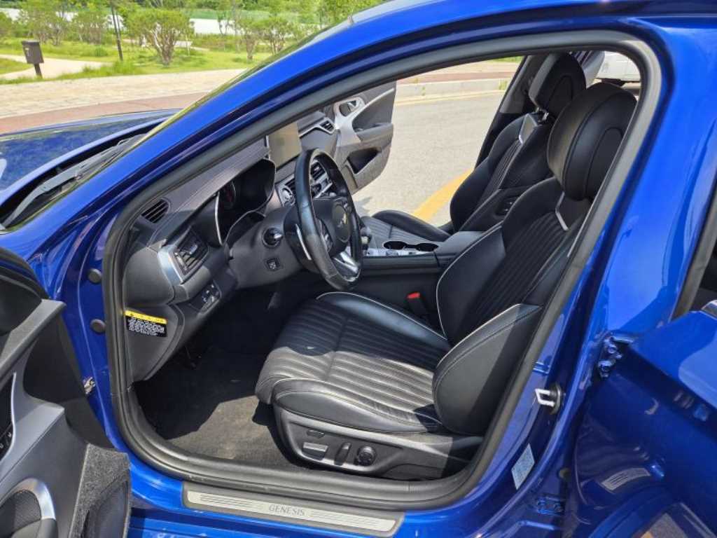 Genesis G70 - Vista 7