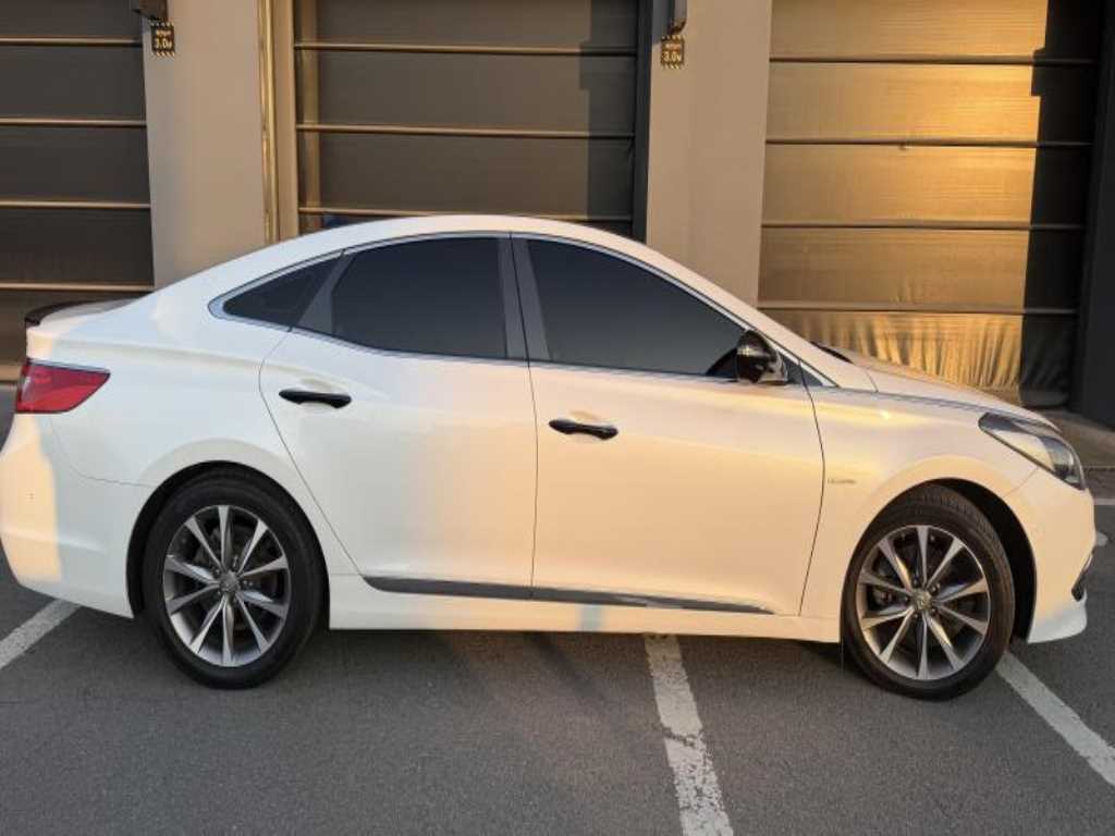 HYUNDAI Grandeur - Vista 2