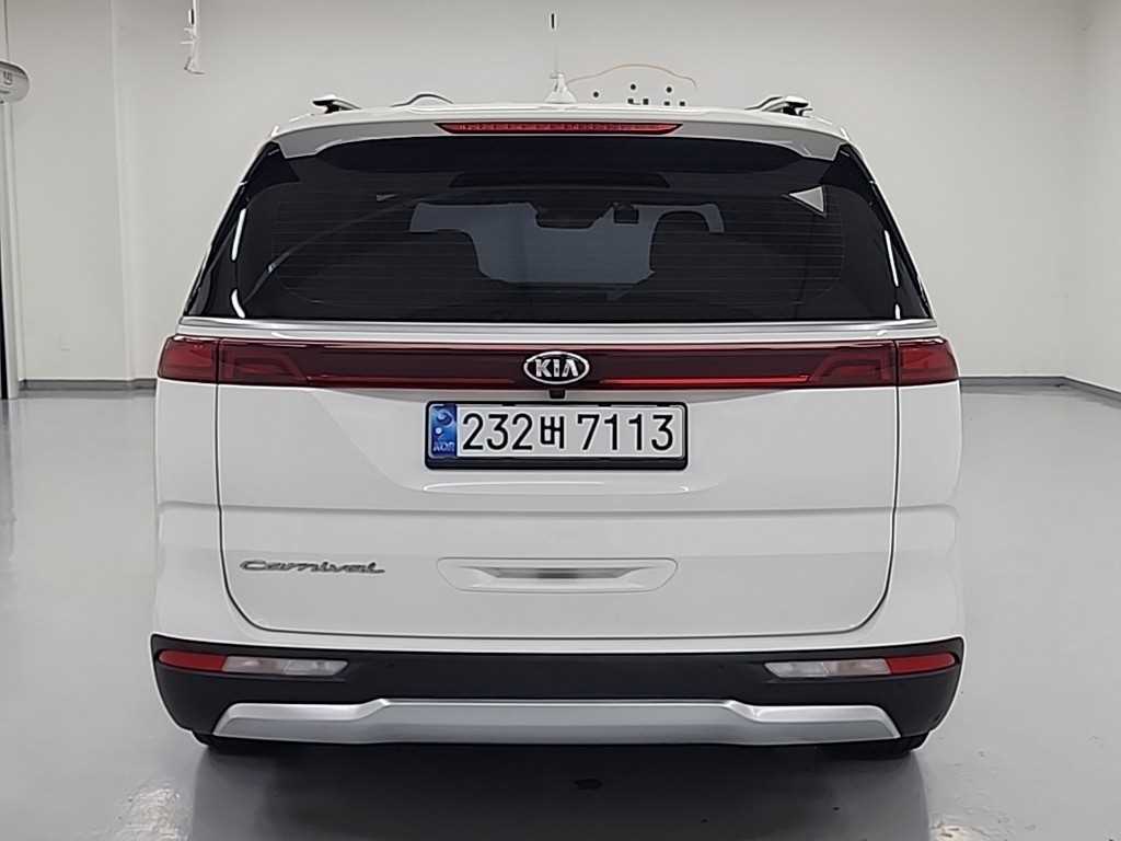 KIA Carnival - Vista 3