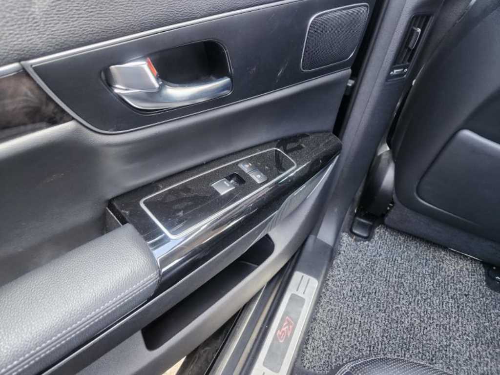 KIA K9 - Vista 10