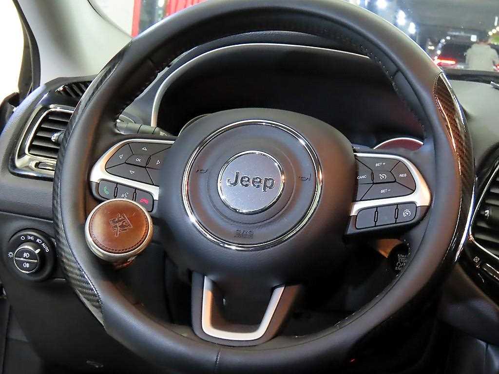 Jeep Compass - Vista 8