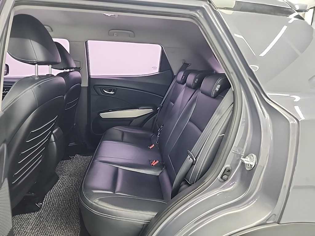 Ssangyong Tivoli - Vista 12