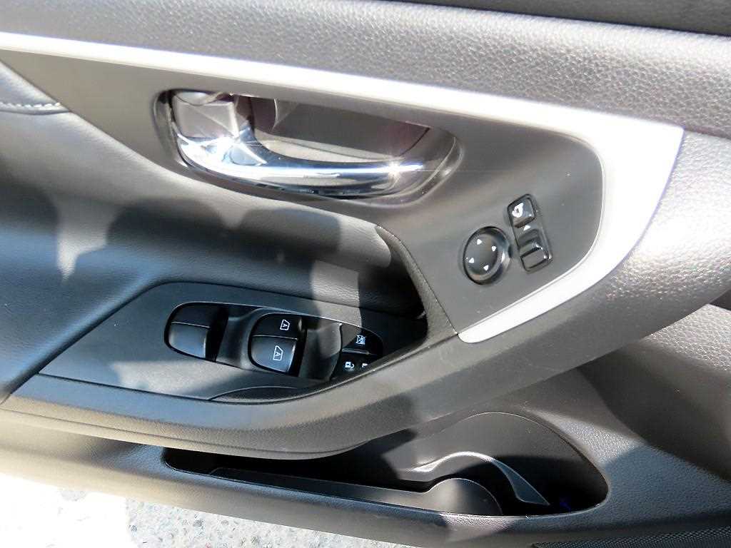 Nissan Altima - Vista 11