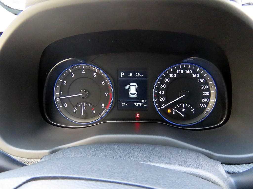 HYUNDAI Kona - Vista 9