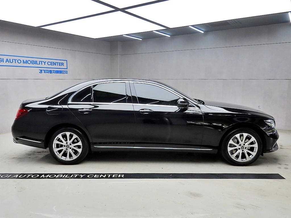 Mercedes Benz E class - Vista 2