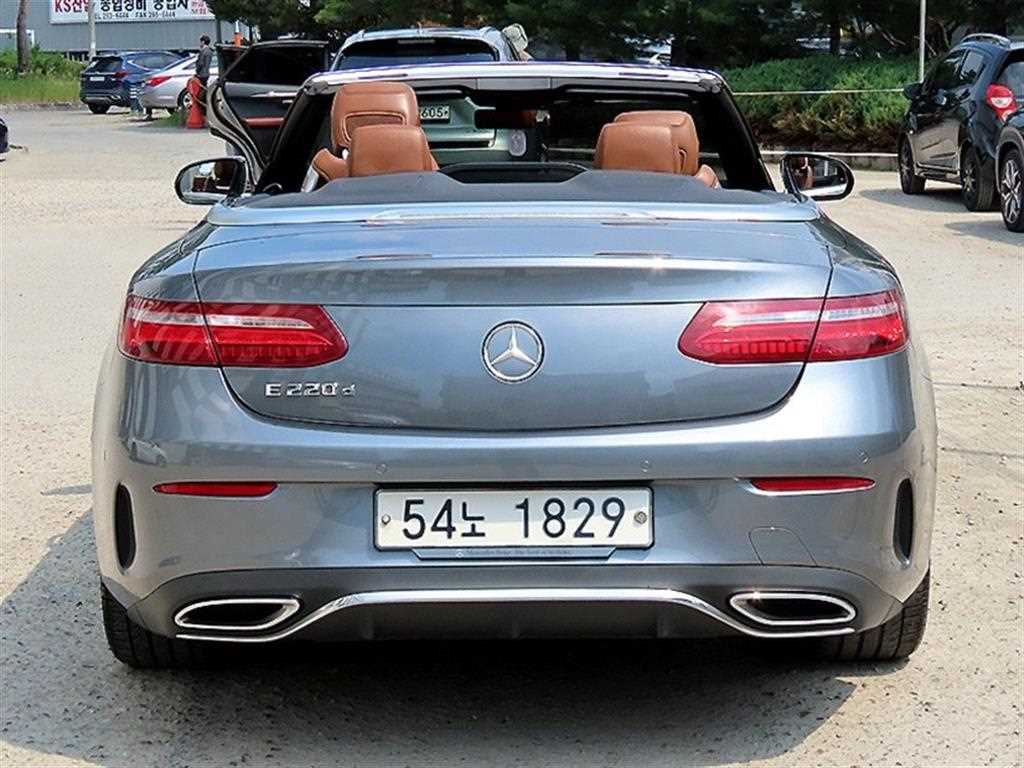 Mercedes Benz E class - Vista 8