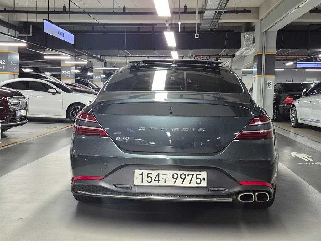 Genesis G70 - Vista 4