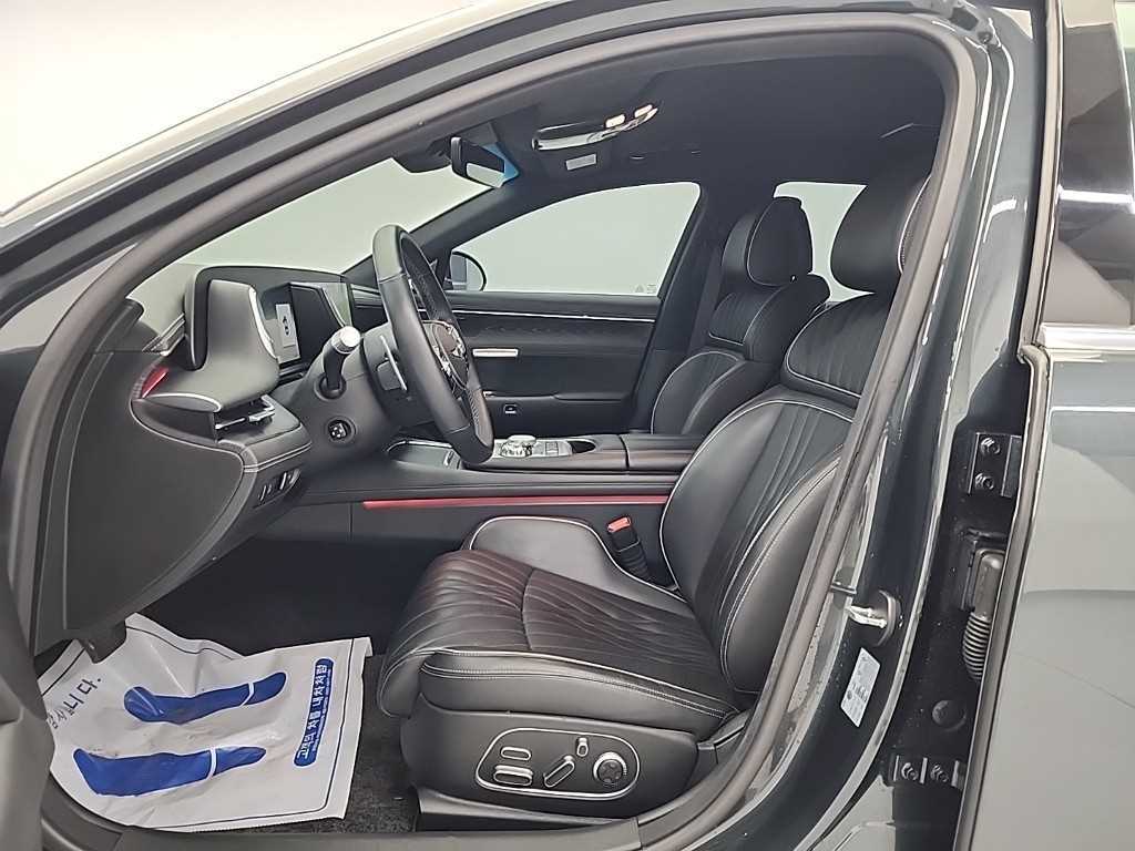 Genesis G90 - Vista 11