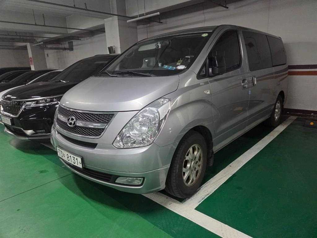 HYUNDAI Starex - Vista 2