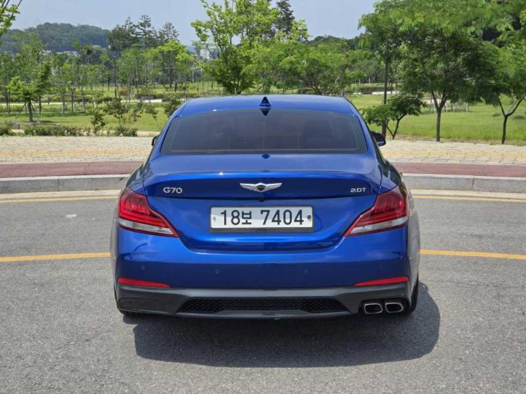 Genesis G70 - Vista 5