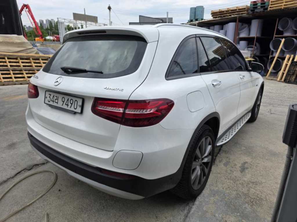 Mercedes Benz GLC Class - Vista 4