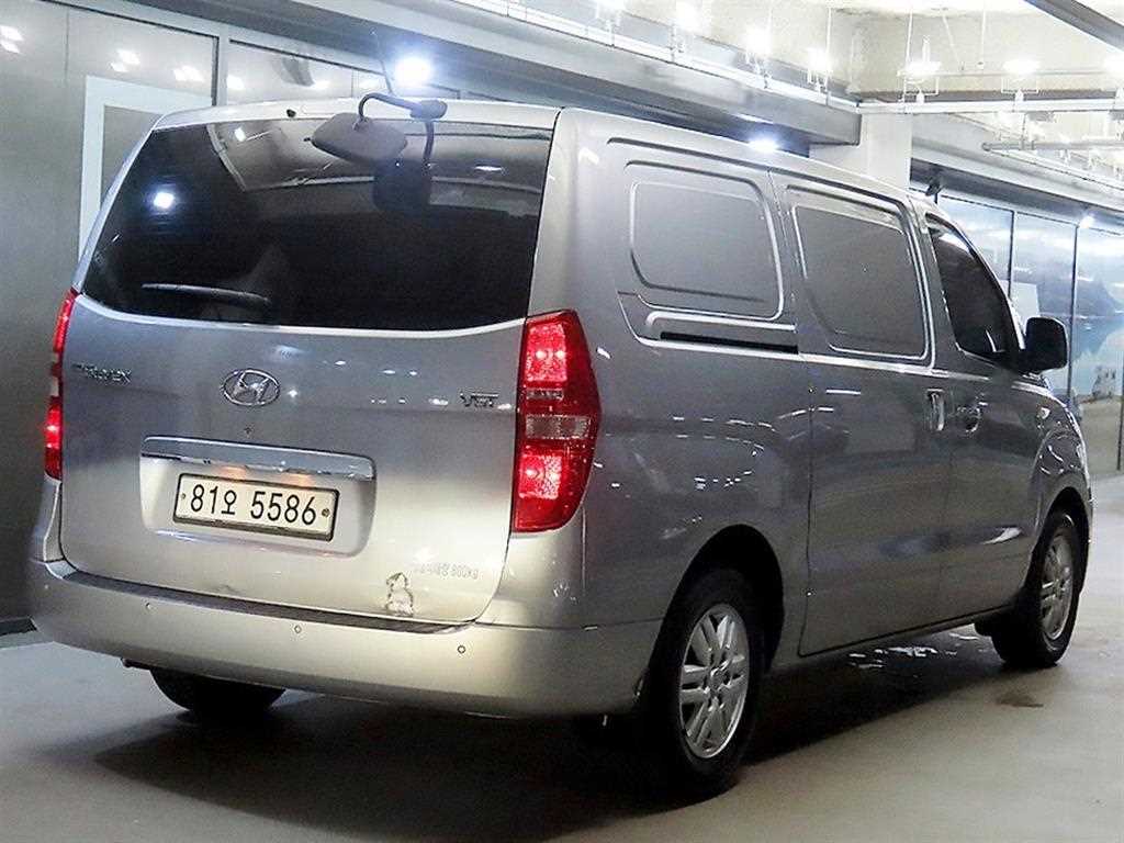 HYUNDAI Starex - Vista 4